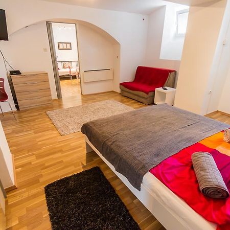 Apartment At Pavilion Загреб Экстерьер фото