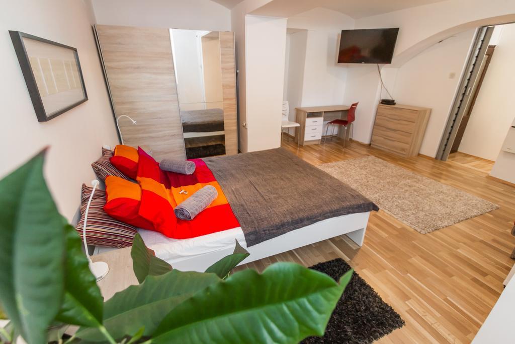 Apartment At Pavilion Загреб Экстерьер фото
