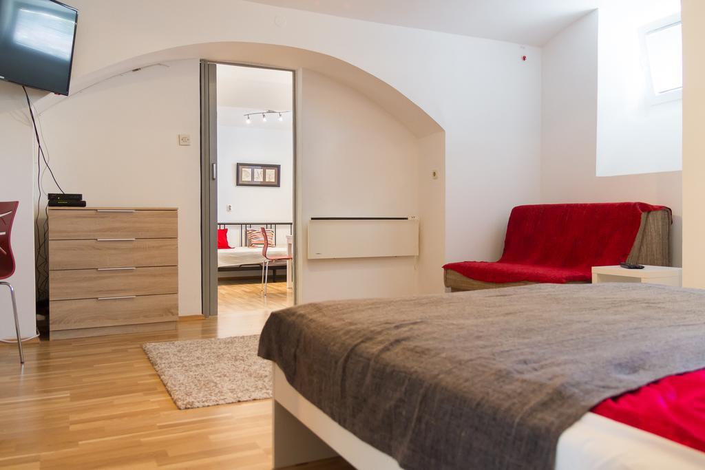 Apartment At Pavilion Загреб Экстерьер фото